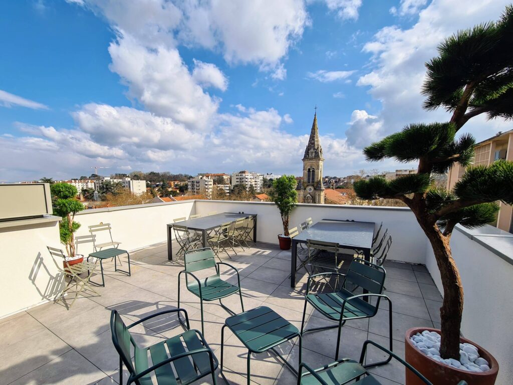 Katalyse-coworking la terrasse rooftop Lyon Montchat version
